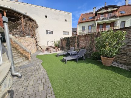 Zoli Kölcsey 19 Villa9