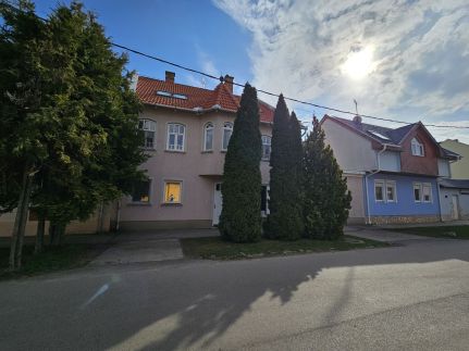Zoli Kölcsey 19 Villa7