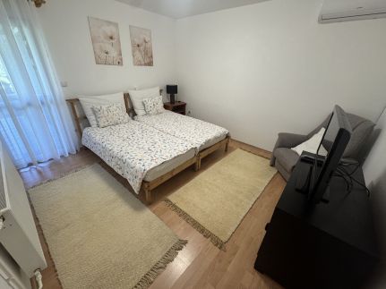 Eszter Vendégház24
