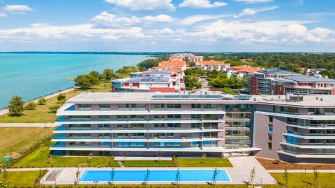 MF Coral Estrellita Apartment2