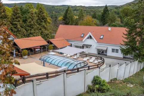 Forrás Panzió és Apartman4