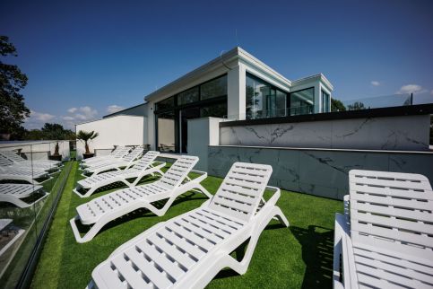Villa Bauhaus Penthouse Wellness Apartman 17