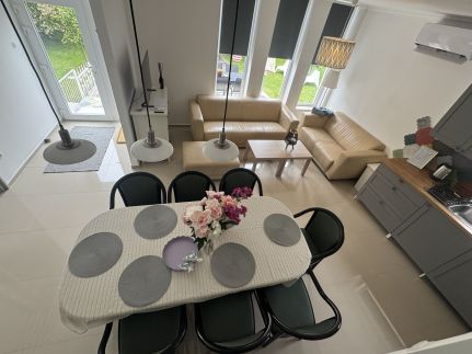 Feleségem Akarattya Vendégház40