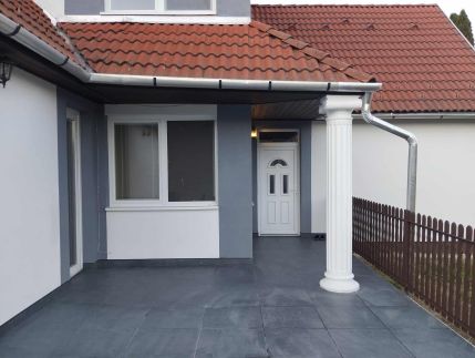 NADENKA & MGR. Vendégház5