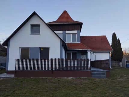 NADENKA & MGR. Vendégház