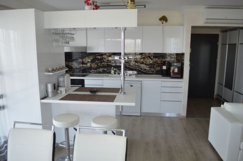 Granada 4 Közvetlen Vizparti Prémium Apartman****10