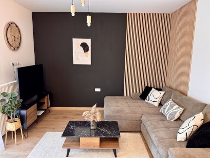 Lake Town Apartments I3