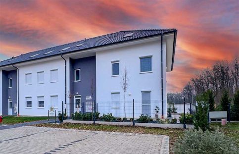 Lake Town Apartments I30