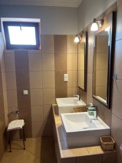 Brookforest Family Apartman3