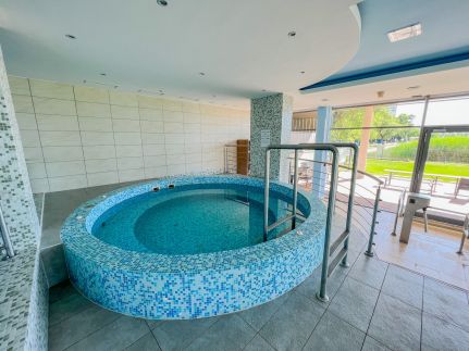 Club218 Red Wellness Apartman14