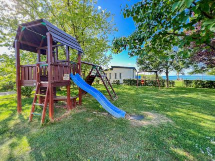 Club218 Red Wellness Apartman3
