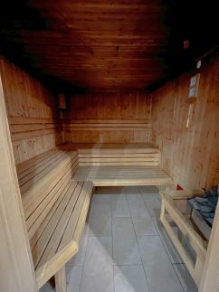 Club218 Red Wellness Apartman8