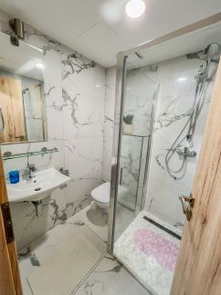 Villa Bauhaus Labi Garden Wellness Apartman11