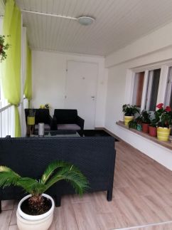 Bazsarózsa Apartman8