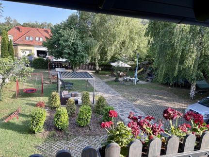 Holiday House Apartmanok18