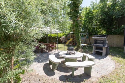 Holiday House Apartmanok11