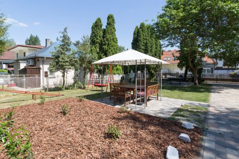 Holiday House Apartmanok13