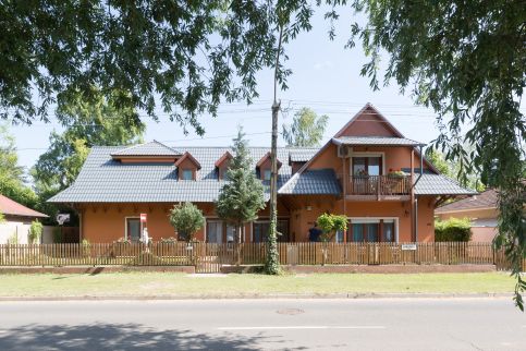 Holiday House Apartmanok20