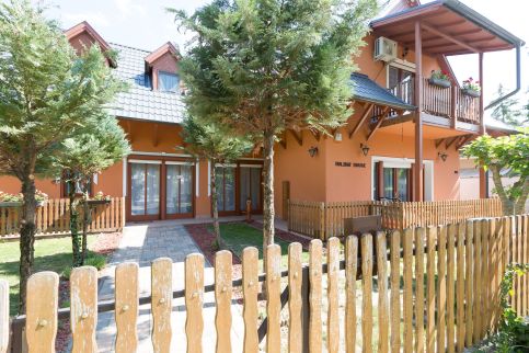 Holiday House Apartmanok21