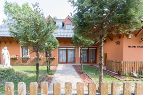 Holiday House Apartmanok22