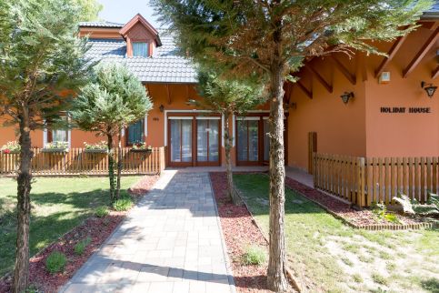 Holiday House Apartmanok23
