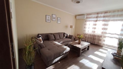 Szilfák City Apartman1