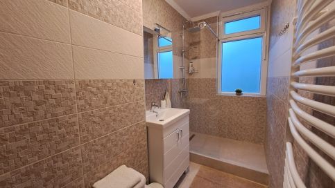 Szilfák City Apartman7