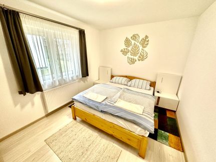 Pine Apartment & Pool7