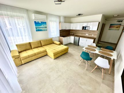 Ady Corner Apartmanok