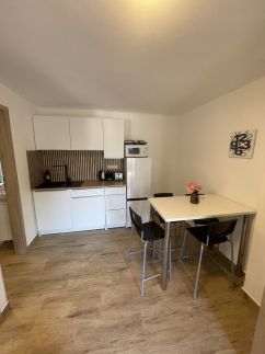 Kodály Apartmanok12