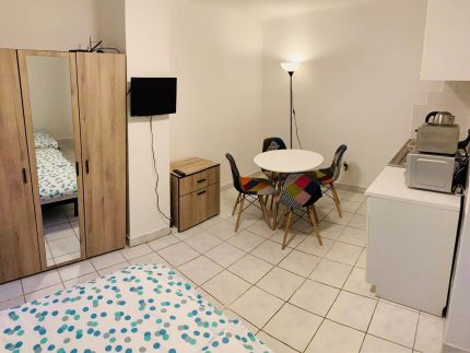 Kodály Apartmanok12