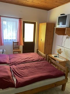 Zsuzsa Apartman Poroszló I Love