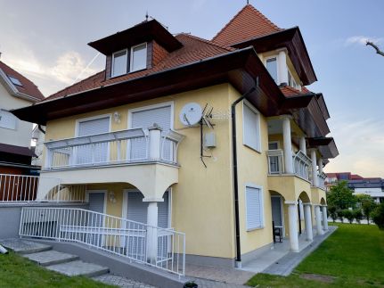 Leilbon Apartmanház10