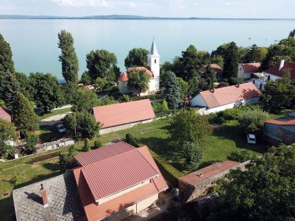 Modern Tetőtéri Apartman Balatonszepezd28