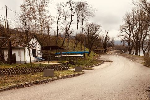 Repülőhal Apartmanház52