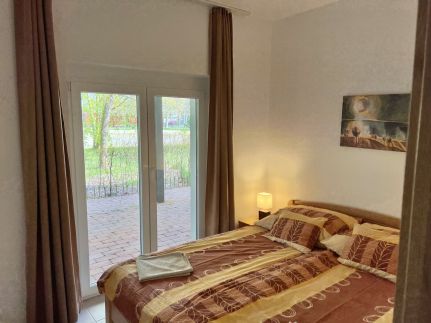 Waterfront Apartmanok8