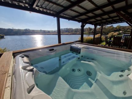 Vízivilág Vendégház és Halastó21