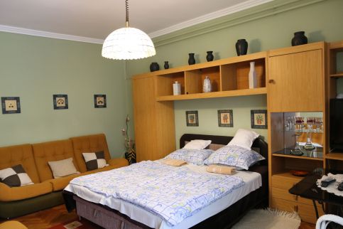 Hajnalka Apartmanház20