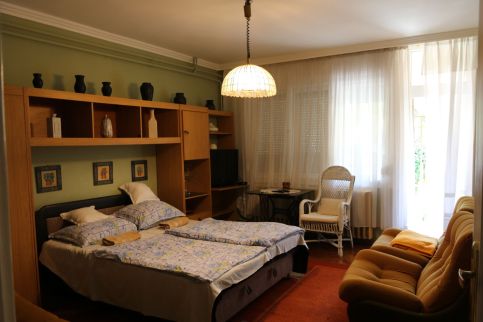 Hajnalka Apartmanház22