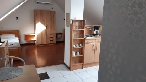 Mary Apartman8