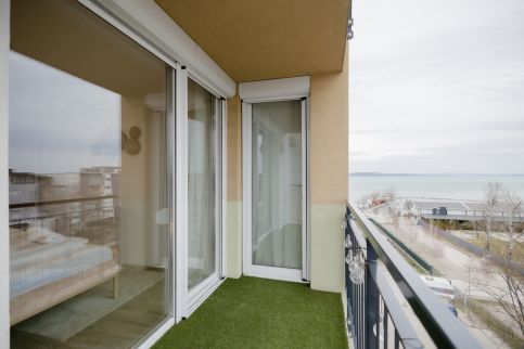 Cadett 504 Apartman Siófok by BLTN16