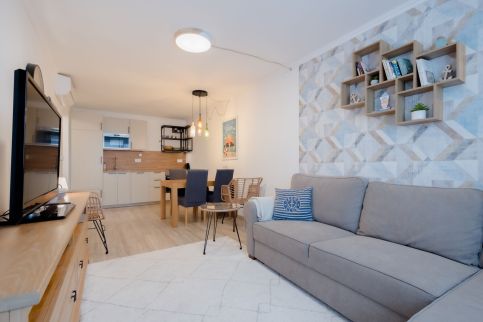 Cadett 504 Apartman Siófok by BLTN3
