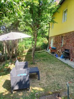 Éva Apartman8