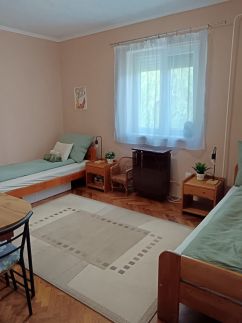 Tulipán Apartman8