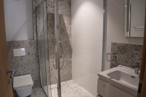 Diamond Luxury Apartments37