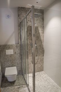 Diamond Luxury Apartments38