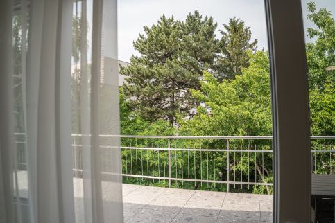 Diamond Luxury Apartments39