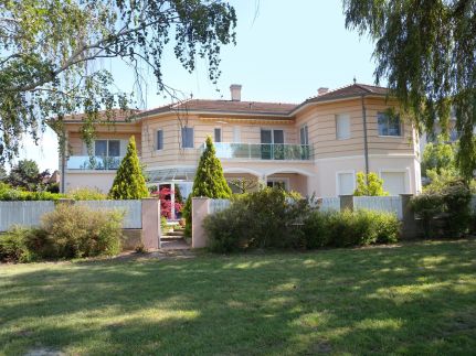 Siófok Aranypart - Beszédes József