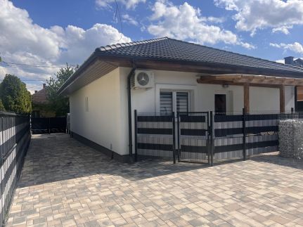 Bujdosó House Apartmanház16
