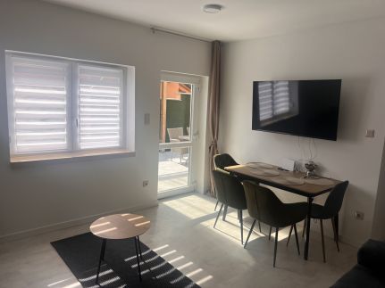 Bujdosó House Apartmanház23
